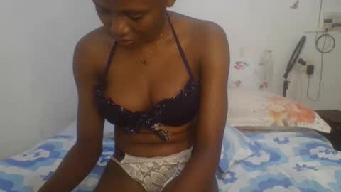 Snapshot of petiteediva chatting on March 4, 2026, 2:17 am diva online show from March 4, 2026, 2:17 am