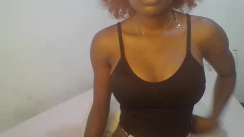 Snapshot of petiteediva chatting on April 13, 2026, 2:28 am diva online show from April 13, 2026, 2:28 am