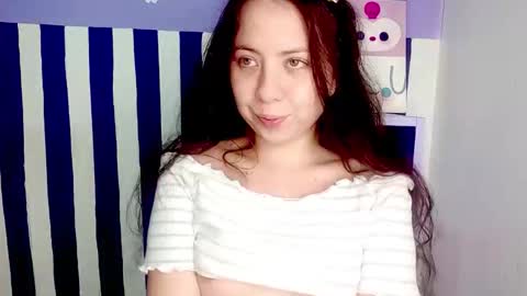 Snapshot of petiteivoryqueen chatting on April 28, 2026, 4:39 am danna online show from April 28, 2026, 4:39 am