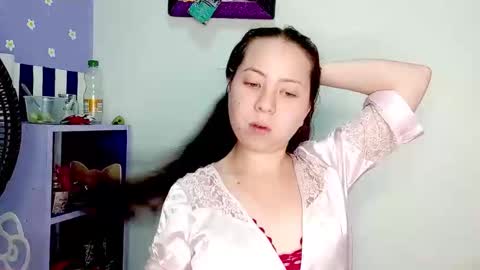 Snapshot of petiteivoryqueen chatting on May 4, 2026, 5:03 am danna online show from May 4, 2026, 5:03 am