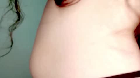 Snapshot of petiteivoryqueen chatting on May 6, 2026, 5:46 am danna online show from May 6, 2026, 5:46 am