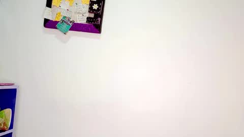 Snapshot of petiteivoryqueen chatting on May 10, 2026, 4:28 am danna online show from May 10, 2026, 4:28 am