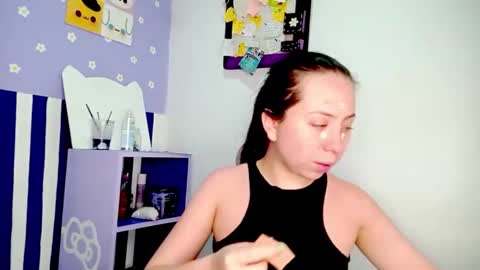 Snapshot of petiteivoryqueen chatting on May 14, 2026, 3:35 am danna online show from May 14, 2026, 3:35 am