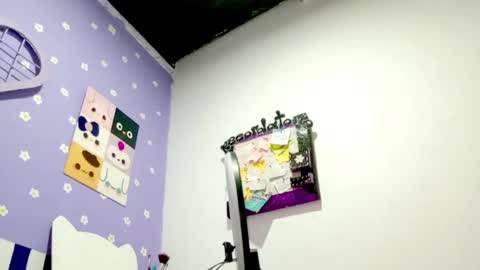 Snapshot of petiteivoryqueen chatting on May 18, 2026, 4:07 am danna online show from May 18, 2026, 4:07 am