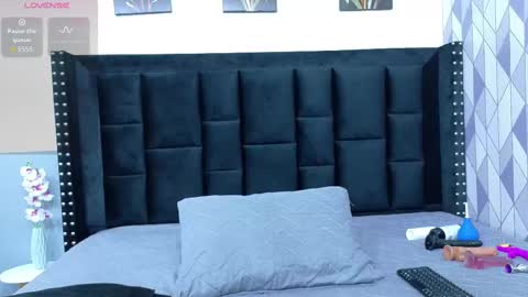 Snapshot of petitelittleebony chatting on October 8, 2025, 3:04 am little sharon online show from October 8, 2025, 3:04 am