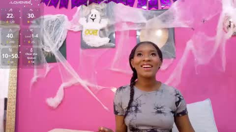 Snapshot of petitelittleebony chatting on October 19, 2025, 12:06 pm little sharon online show from October 19, 2025, 12:06 pm