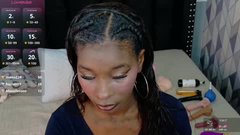 Snapshot of petitelittleebony chatting on October 23, 2025, 3:06 am little sharon online show from October 23, 2025, 3:06 am