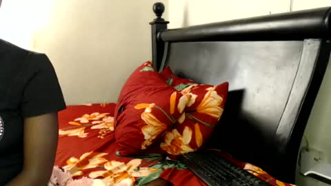 Petite Sarah online show from June 28, 2026, 5:46 am