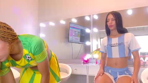 Snapshot of petitestrawberry18 chatting on February 24, 2026, 9:02 pm Tip us ask our names online show from February 24, 2026, 9:02 pm