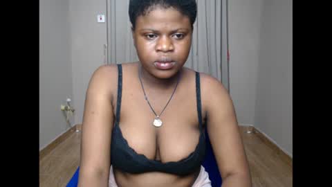 Snapshot of petitexebony1 chatting on July 18, 2026, 1:10 am Call Me KiKi online show from July 18, 2026, 1:10 am