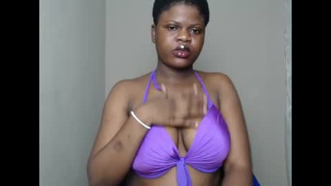 Snapshot of petitexebony1 chatting on July 19, 2026, 7:50 pm Call Me KiKi online show from July 19, 2026, 7:50 pm