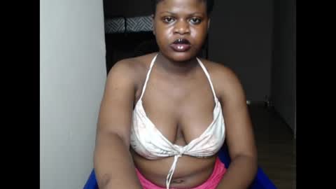 Snapshot of petitexebony1 chatting on July 22, 2026, 7:27 pm Call Me KiKi online show from July 22, 2026, 7:27 pm