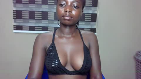petitexxebony online show from May 16, 2026, 8:29 pm