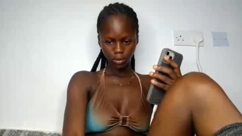 petitgirl88 online show from June 16, 2026, 5:21 am