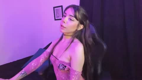 Snapshot of petty_effy chatting on July 17, 2026, 8:57 pm Effy online show from July 17, 2026, 8:57 pm