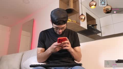 phantom_bigger1 online show from February 7, 2025, 12:50 pm