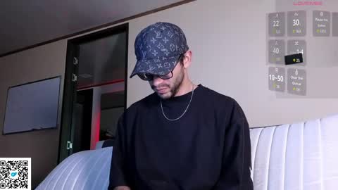 phantom_bigger1 online show from March 25, 2026, 9:32 pm