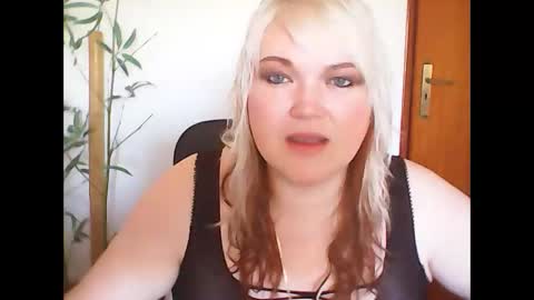 phatpcat73 online show from April 3, 2026, 11:08 am