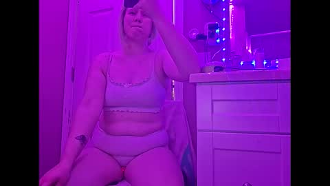 Snapshot of phatpussyunicorn chatting on June 1, 2026, 9:49 pm nymph online show from June 1, 2026, 9:49 pm