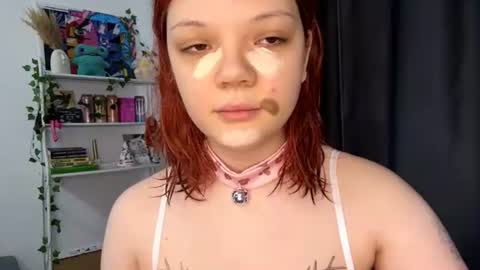 Snapshot of phia_moon chatting on July 20, 2026, 5:15 pm Phia online show from July 20, 2026, 5:15 pm