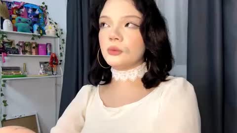 Snapshot of phia_moon chatting on July 26, 2026, 9:32 pm Phia online show from July 26, 2026, 9:32 pm