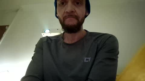 phil210283 online show from February 5, 2025, 4:58 pm