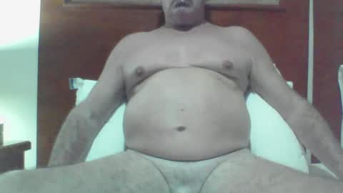Snapshot of phil279 chatting on January 2, 2025, 12:02 am Phil online show from January 2, 2025, 12:02 am