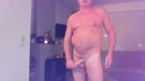 Snapshot of phil279 chatting on November 5, 2025, 6:41 pm Phil online show from November 5, 2025, 6:41 pm