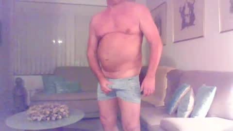 Snapshot of phil279 chatting on November 29, 2025, 4:21 pm Phil online show from November 29, 2025, 4:21 pm