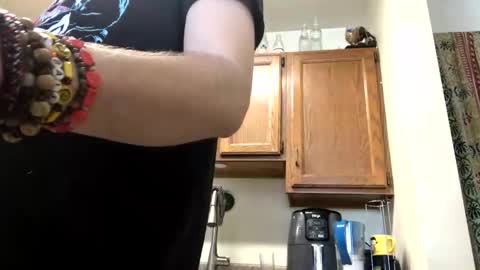 Snapshot of phildoesart chatting on January 27, 2025, 4:11 pm Phil online show from January 27, 2025, 4:11 pm