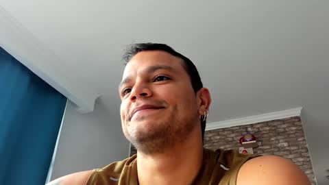 Snapshot of philipe_inzagui chatting on February 2, 2025, 6:10 pm Philipe online show from February 2, 2025, 6:10 pm