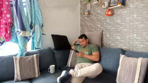 Snapshot of philipe_inzagui chatting on February 23, 2026, 7:11 pm Philipe online show from February 23, 2026, 7:11 pm