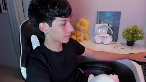 Snapshot of philipe_moonlight_ chatting on September 13, 2025, 1:38 am Phil. INDEPENDENT MODEL online show from September 13, 2025, 1:38 am