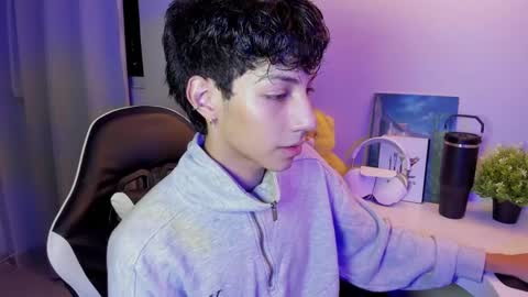 Snapshot of philipe_moonlight_ chatting on September 20, 2025, 11:50 pm Phil. INDEPENDENT MODEL online show from September 20, 2025, 11:50 pm