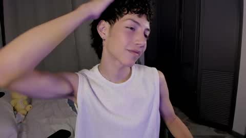 Snapshot of philipe_moonlight_ chatting on June 5, 2026, 11:21 pm Phil. INDEPENDENT MODEL online show from June 5, 2026, 11:21 pm