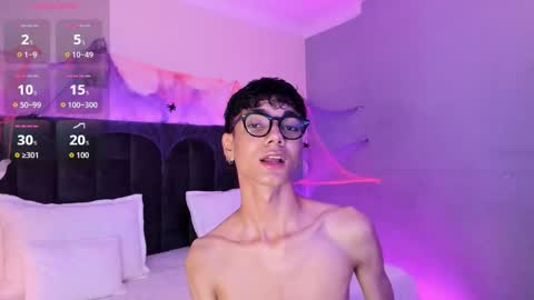 Phillip online show from October 30, 2025, 11:49 pm