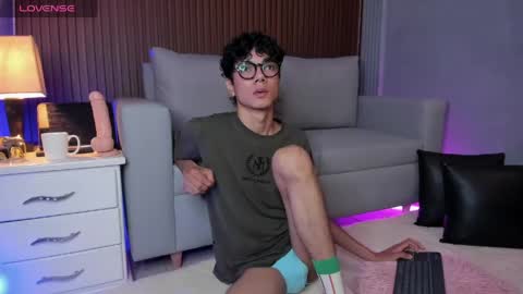 Snapshot of phillicious_ chatting on May 23, 2026, 9:30 pm Phillip online show from May 23, 2026, 9:30 pm