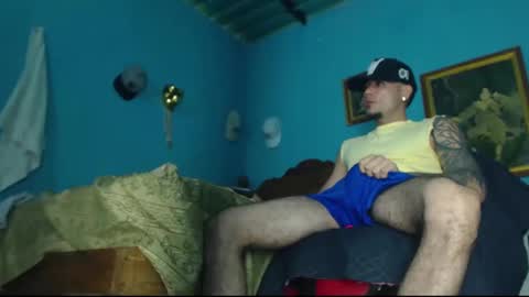 Snapshot of phlilloyhighclouds chatting on December 15, 2024, 2:08 am phlilloyhighclouds online show from December 15, 2024, 2:08 am