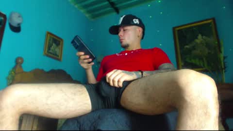 Snapshot of phlilloyhighclouds chatting on February 11, 2025, 8:10 pm phlilloyhighclouds online show from February 11, 2025, 8:10 pm