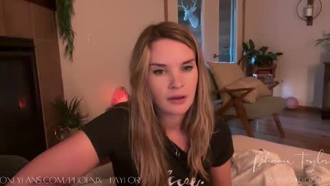 Snapshot of phoenix_taylor chatting on May 8, 2026, 2:28 am PHOENIX TAYLOR online show from May 8, 2026, 2:28 am