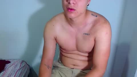 Snapshot of phoenixgnz08 chatting on December 30, 2024, 10:32 am AdnierGnz online show from December 30, 2024, 10:32 am