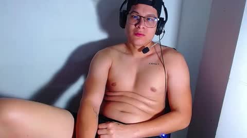 Snapshot of phoenixgnz08 chatting on January 13, 2025, 12:24 pm AdnierGnz online show from January 13, 2025, 12:24 pm