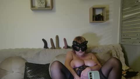 Snapshot of phryna84 chatting on January 16, 2026, 5:22 am phryna online show from January 16, 2026, 5:22 am