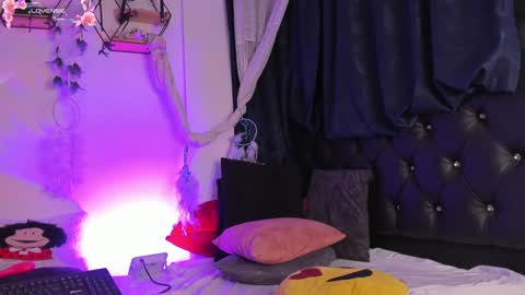  PIA FISHER  online show from February 4, 2025, 10:54 am