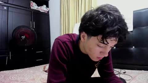 picaszomilos350 online show from February 6, 2026, 6:18 am