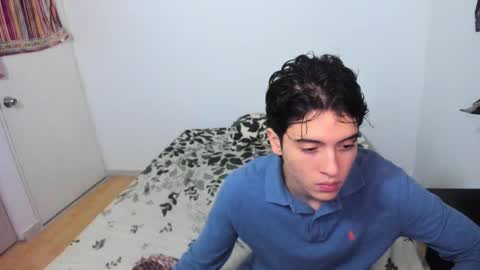 picaszomilos350 online show from March 1, 2026, 7:21 am