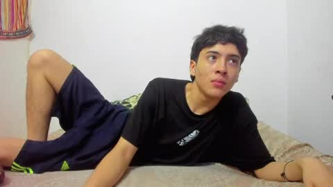 picaszomilos350 online show from March 30, 2026, 7:37 pm