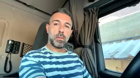 pierotu online show from September 25, 2025, 5:33 am