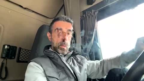 Snapshot of pierotu chatting on April 2, 2026, 9:40 am pierotu online show from April 2, 2026, 9:40 am