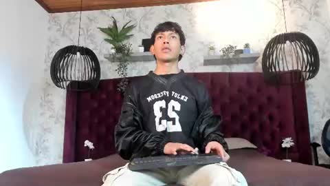 Snapshot of pierre_leroy_ chatting on July 24, 2026, 3:48 am Pierre Leroy online show from July 24, 2026, 3:48 am
